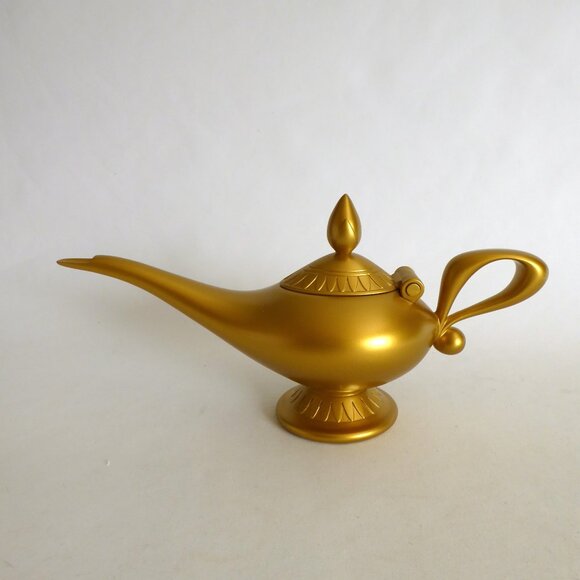 NEW 11” DISNEY ALADDIN GENIE INSIDE LIDDED GOLD LAMP RESIN SCULPTURE - Picture 3 of 15